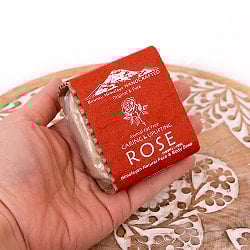 ローズ　ナチュラル　フェイス＆ボディ　ソープ【ＢＯＵＮＴＹ　ＨＩＭＡＬＡＹＡ】 - CARING & UPLIFTING ROSE Natural Face&Body Soap【手作り石鹸 - サブ5