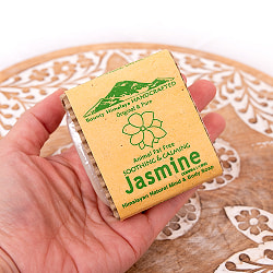 ジャスミン　マインド＆ボディ　ソープ【ＢＯＵＮＴＹ　ＨＩＭＡＬＡＹＡ】 - SMOOTHING & CALIMIG Jasmine Natural Mind & Body Soap【手作り石鹸・75 - サブ5