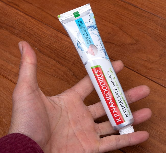 [訳あり品・箱潰れ激しめ]ナンブーディリ　ナチュラル　ハーバル　トゥースペースト　Ｓ - K P Namboodiri
