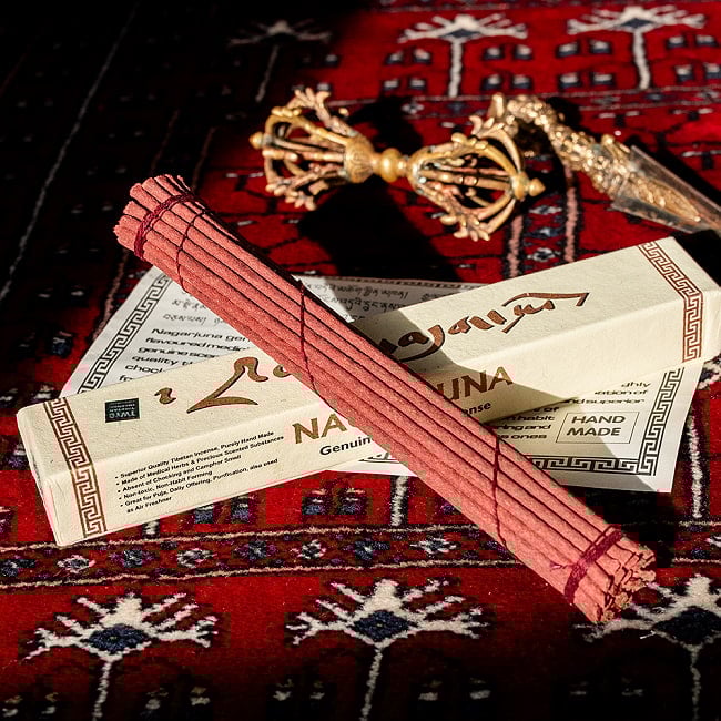 高級チベット香　ナーガールジュナ　龍樹香　NAGARJUNA Genuine Tibetan Incense　古代インドの仏教僧をモチーフにしたチベット香の写真チベット香,お香,インセンス,瞑想,浄化,スマッジング,デトックス,お寺,寺院,ネパール香