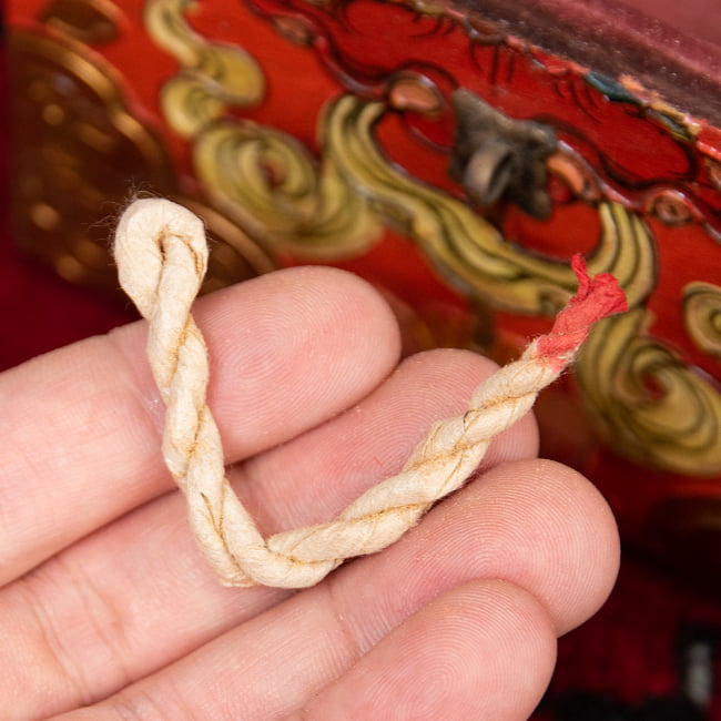 Amitabha Bhuddha　アミターバ・ブッダ　阿弥陀如来のロープ香 6 - 一本ずつ昔ながらの方法で作られています。
