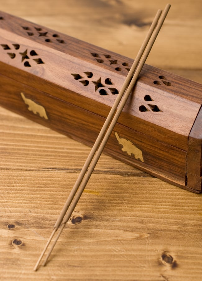 TRIMURTI -トリムルティの商品写真 5枚目 中にはこのようなお香が入っています