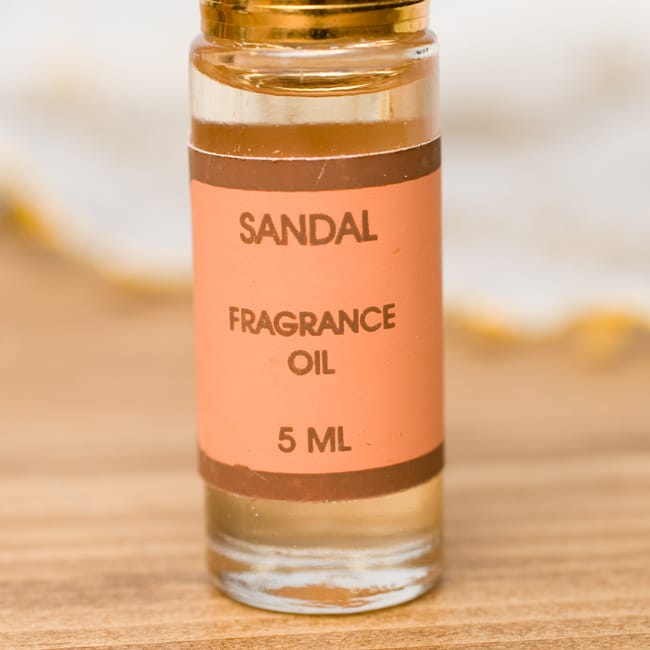 香木(SANDAL)の香り - オウロシカアロマオイル 2 - 香りはこちらに記してあります。