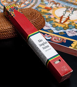 ナチュラル・チベット香 - 4本+お香立てセットの写真