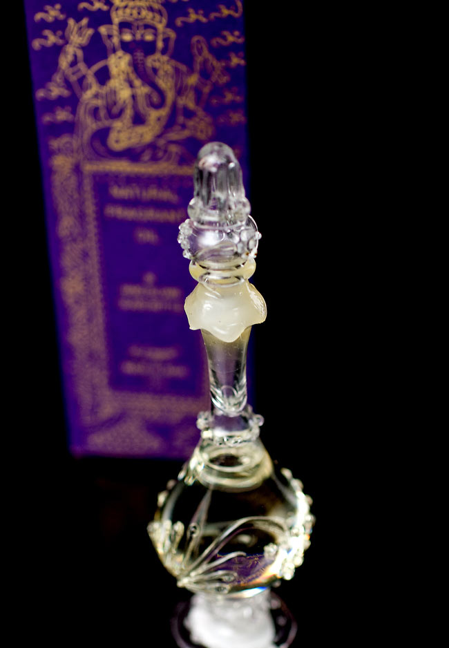 【15ml】金銀花(Honey Suckle) - ナチュラルフレグランスオイル 3 - 斜めうえから見てみました。
