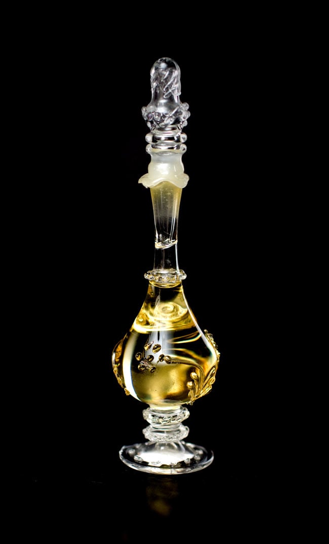 【15ml】ジャスミン(Jasmine) - ナチュラルフレグランスオイル 2 - ハンドメイドのボトルに封じられています。