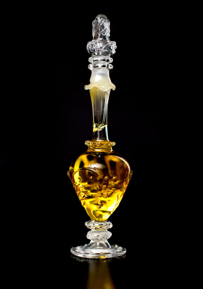 【15ml】谷に咲く百合(Lily of Valley) - ナチュラルフレグランスオイル 2 - ハンドメイドのボトルに封じられています。