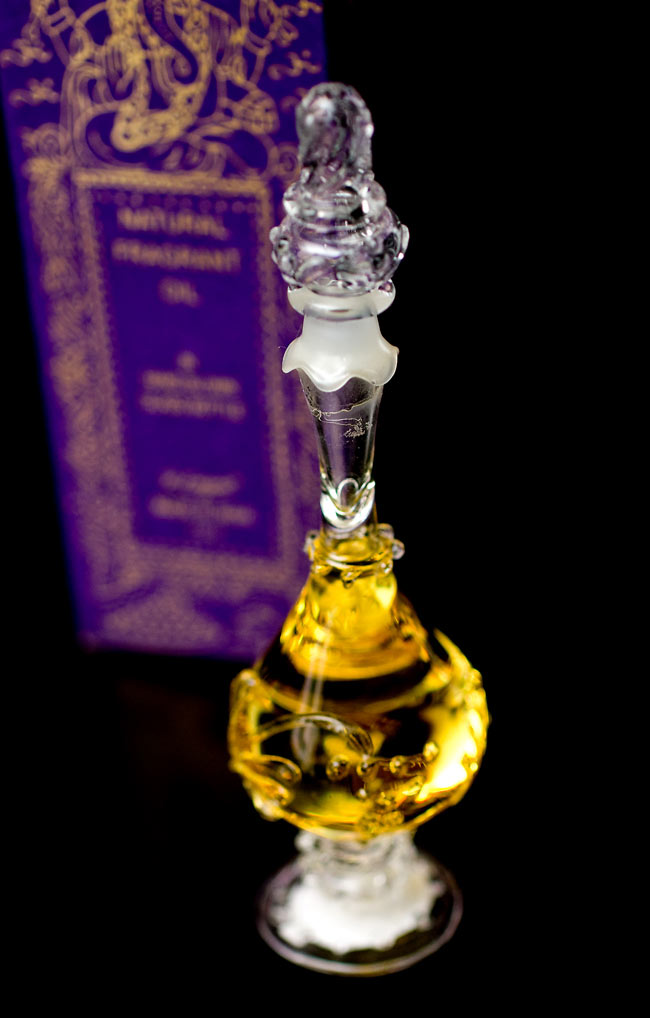 【15ml】ロータス(Lotus) - ナチュラルフレグランスオイル 3 - 斜めうえから見てみました。