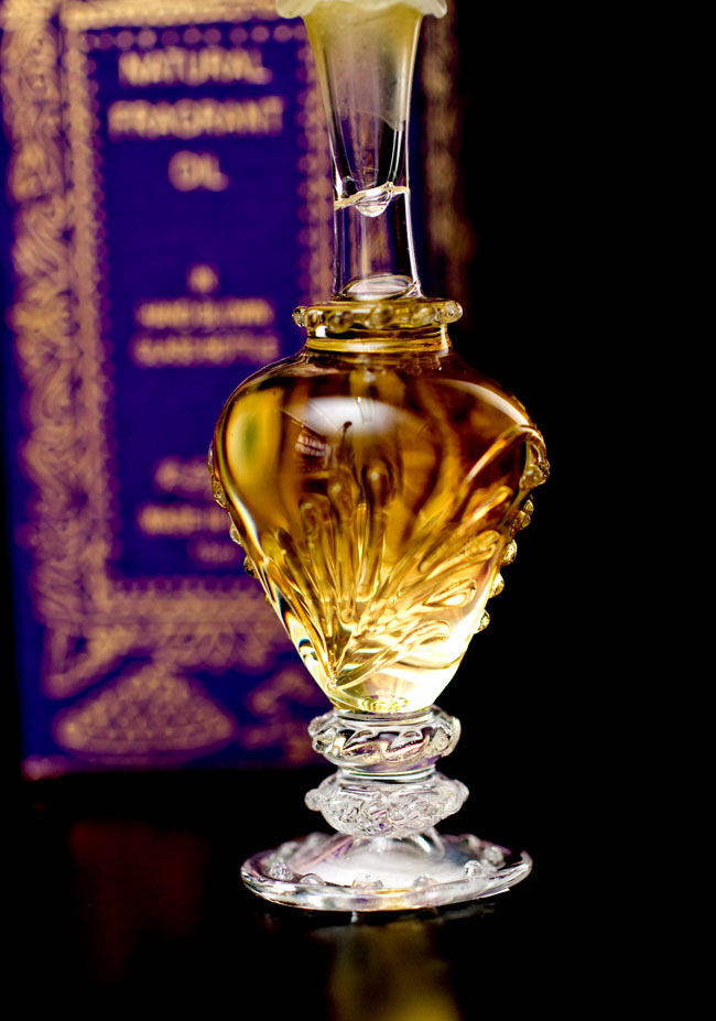 【15ml】ネロリ(Neroli) - ナチュラルフレグランスオイル 4 - 装飾の施されたボトルです。ハンドメイドのため、デザインや大きさは一つ一つことなります。