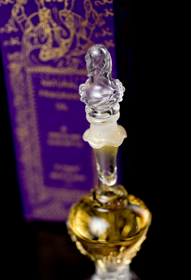 【15ml】バニラ(Vanilla) - ナチュラルフレグランスオイル 3 - 斜めうえから見てみました。