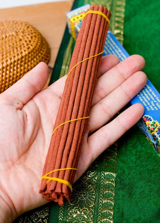 Tibetan Meditation Incense-チベタンメディテーション香 3 - 長さはだいたいこのような大きさになります。

