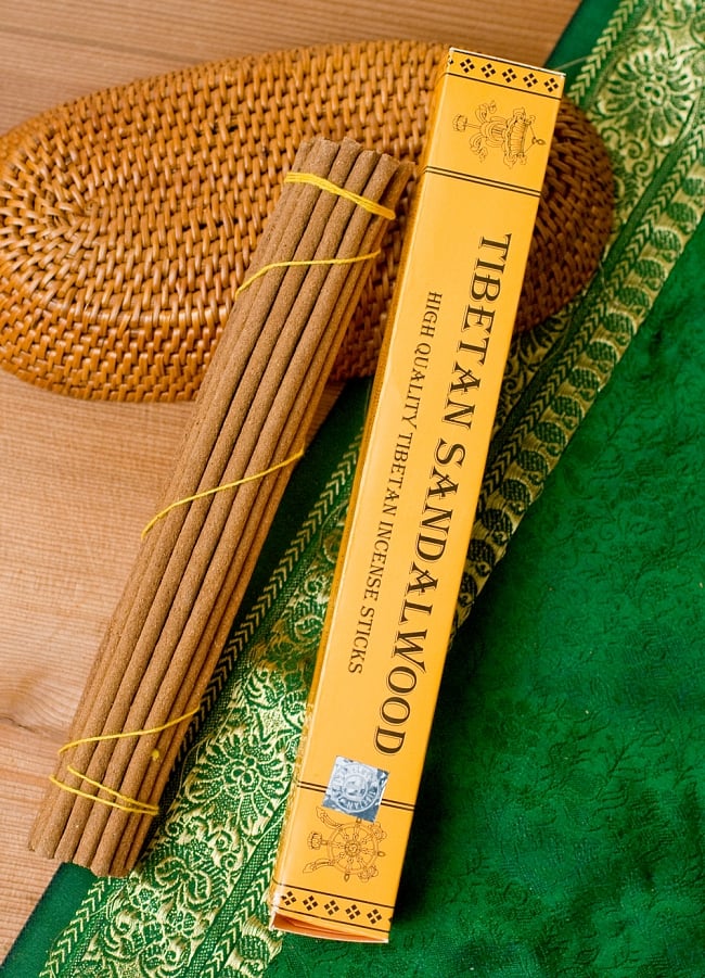 Tibetan Sandalwood Incense -チベットの白檀香の写真1枚目です。パッケージと中身です。
チベット香,お香,インセンス,