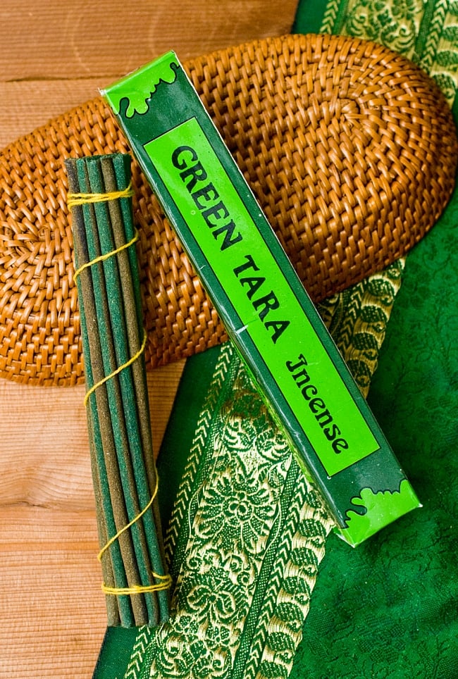 Green Tara Incense -緑ターラー菩薩香の写真1枚目です。パッケージと中身です。チベット香,お香,インセンス,