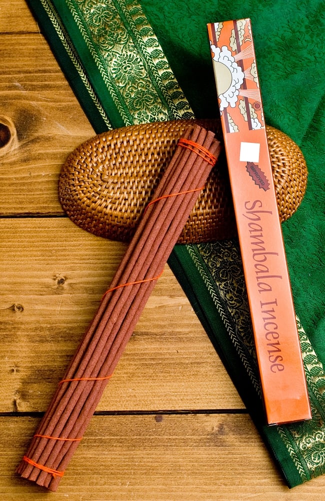 Shambala Incense -シャンバラチベタン香の写真1枚目です。パッケージと中身です。
チベット香,お香,インセンス,ネパール香