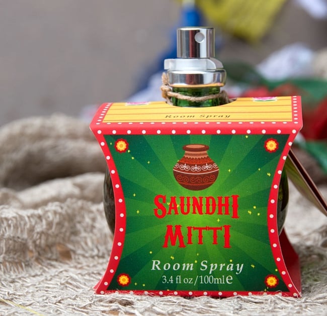 インドなデザインのルームスプレー - The Great Indian Caravan - Saudhi Mittiの写真1枚目です。正面から撮影しました。インドがとってもオシャレになりました！！お香,ルームフレッシュナー,スプレー,香り スプレー,お香 スプレー,ギフト,贈り物