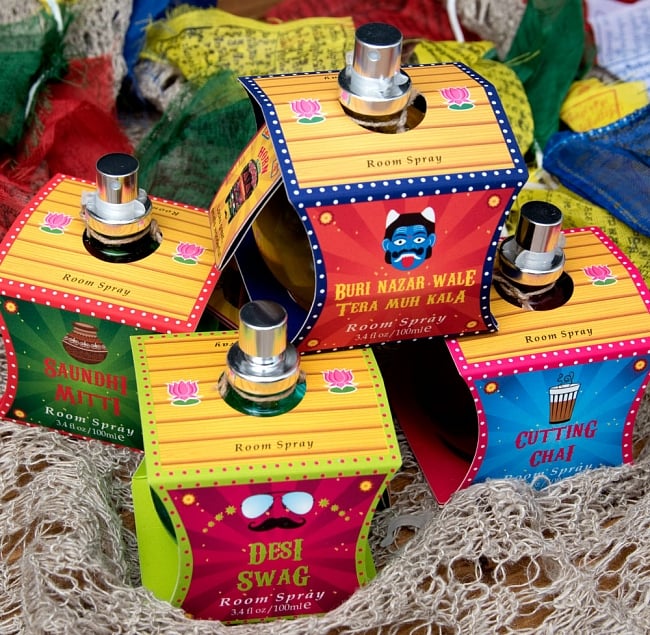 インドなデザインのルームスプレー - The Great Indian Caravan - Buri Nazar Wale Tera Muh Kala 7 - 4つの香りからお選びいただけます