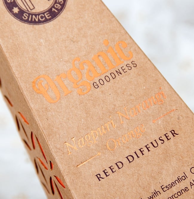 Organic GOODNESS - リードディフューザー - ナグプーリ・ナランギ　 オレンジ 5 - 香りの名前は箔押しで印刷されています。