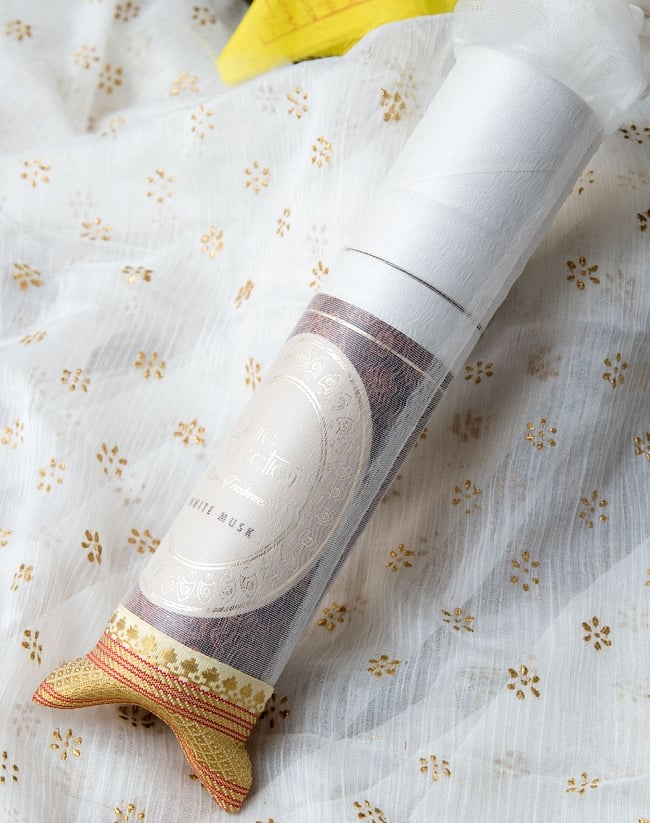 リードディフューザー[Allure Collection] - ホワイト・ムスク 4 - ギフト用に薄い紗の袋でくるまれています