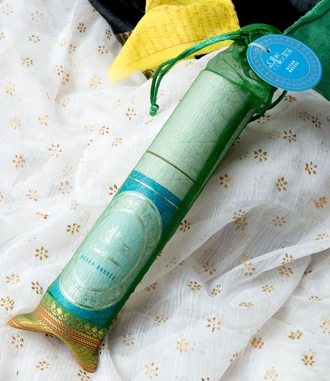 リードディフューザー[Allure Collection] - オーシャン・ブリーズ 4 - ギフト用に薄い紗の袋でくるまれています