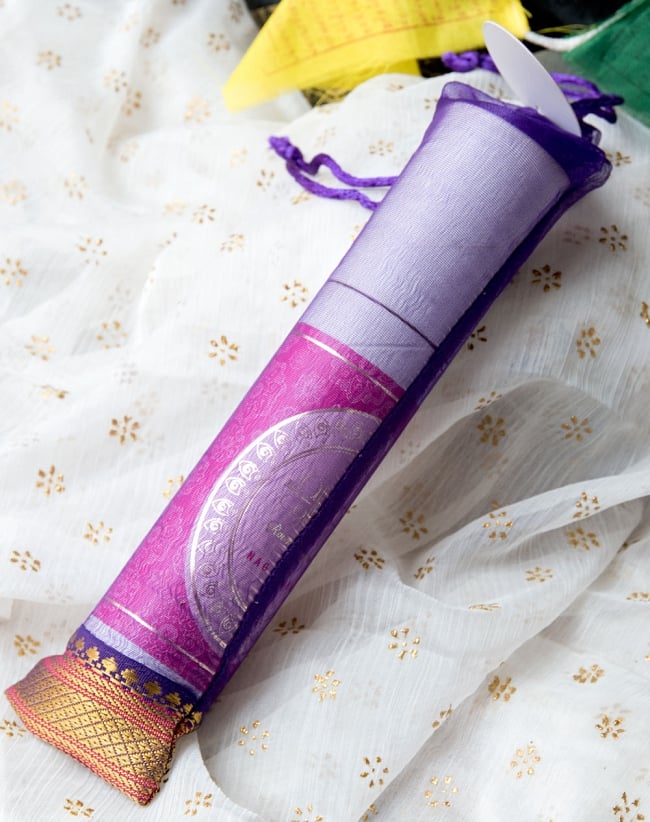 リードディフューザー[Allure Collection] - ナグチャンパ 4 - ギフト用に薄い紗の袋でくるまれています