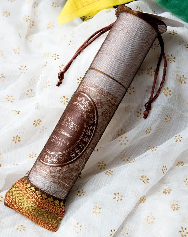 リードディフューザー[Allure Collection] - サンダルウッド 4 - ギフト用に薄い紗の袋でくるまれています