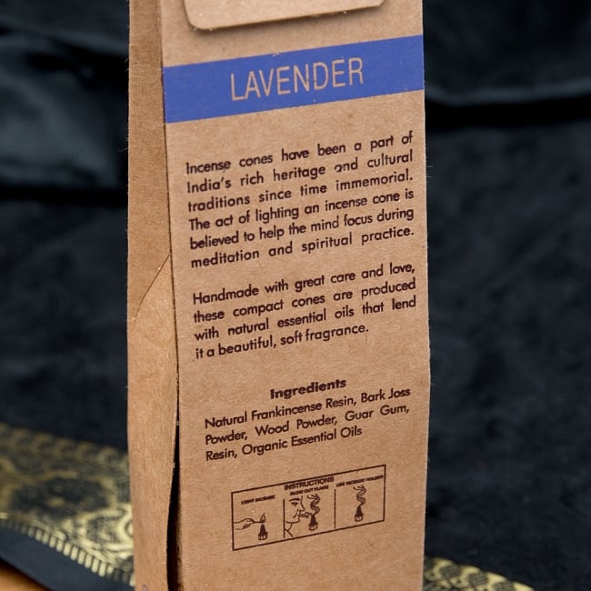 お香立つきOrganic Goddessコーン香ギフトセット - ラベンダー 7 - 裏面は英語で書かれていて、輸入品の香りがします