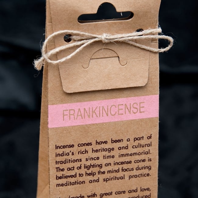お香立つきOrganic Goddessコーン香ギフトセット - 乳香-フランクインセンス 6 - 裏面は英語で書かれていて、輸入品の香りがします