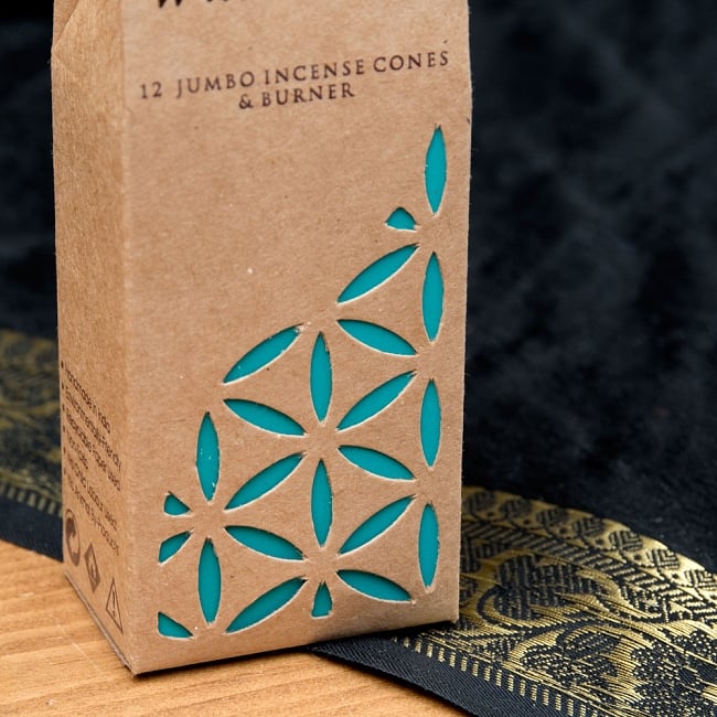 お香立つきOrganic Goddessコーン香ギフトセット - ホワイト・セージ 4 - おしゃれにデザインされたパッケージの拡大です