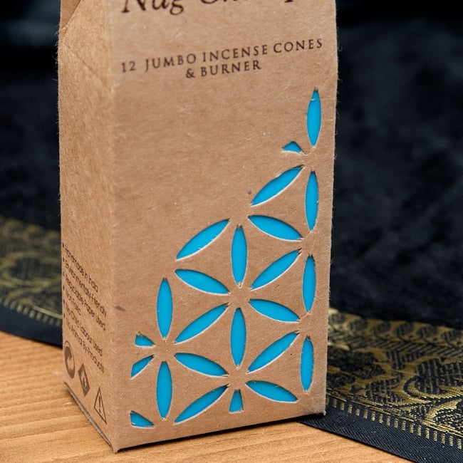 お香立つきOrganic Goddessコーン香ギフトセット - ナグチャンパ 4 - おしゃれにデザインされたパッケージの拡大です