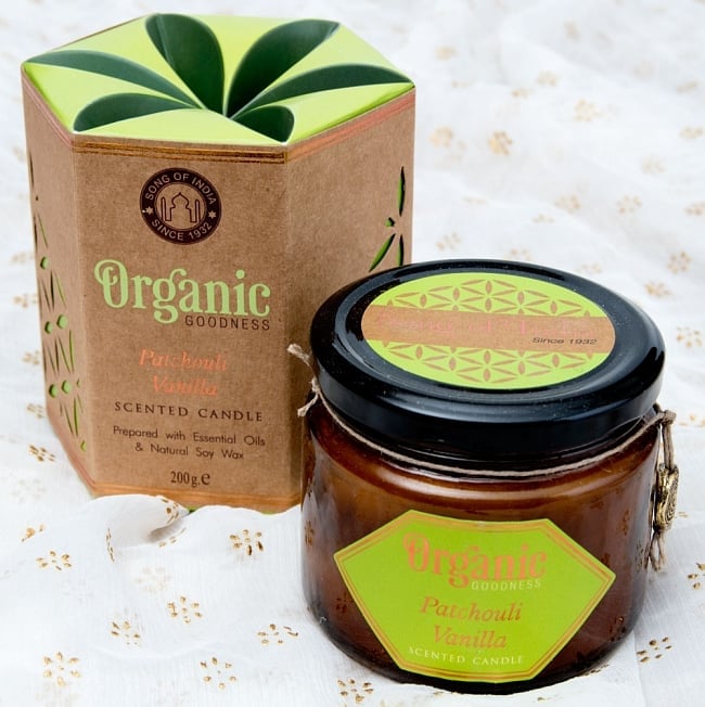 フレグランスキャンドル・ギフトセット - ORGANIC GOODNESS  - パチュリ・バニラ 7 - 中には茶色のジャーが入っています