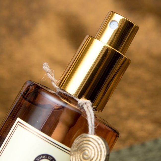 ルームスプレー - Organic Goodness - マドゥライ・ジャスミン 4 - しゅっと一吹きでお部屋の香りを変えられます
