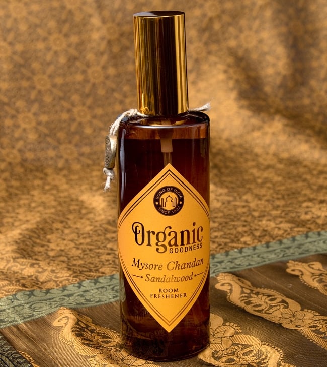 ルームスプレー - Organic Goodness - マイソール・チャンダン(白檀) サンダルウッドの写真1枚目です。正面から撮影しました。インドとは思えないおしゃれなデザインです
お香,ルームフレッシュナー,スプレー,香り スプレー,お香 スプレー,ギフト,贈り物