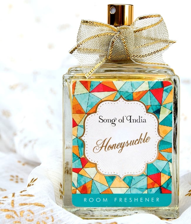 ルームフレッシュナー - Song of India - ハニーサックルの写真1枚目です。正面から撮影しました。インドとは思えないおしゃれなデザインですお香,ルームフレッシュナー,スプレー,香り スプレー,お香 スプレー,ギフト,贈り物