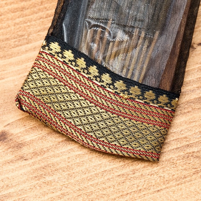 スティック香＆お香立てセット[Allure Collection] - パチュリーノワール 3 - インド模様のチロリアンテープの装飾がおしゃれな可愛いパッケージです。