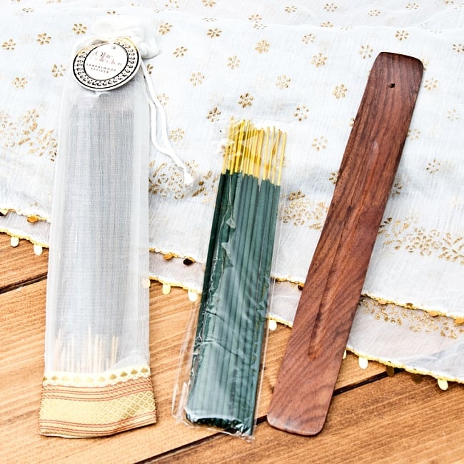 スティック香＆お香立てセット[Allure Collection] - サンダルウッドの写真ギフト,スティック香,アロマ,フレグランス,お香,プレゼント,Allure Collection,Song of India