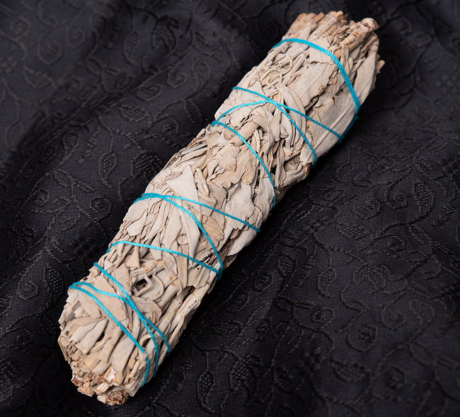 カリフォルニア ホワイトセージ 無農薬 ワンド バンドル スティック [16.5cm  45g程度]スマッジング　浄化の写真セージ,ホワイトセージ,浄化,マインドフルネス,ホワイトセージバンドル,アメリカ産