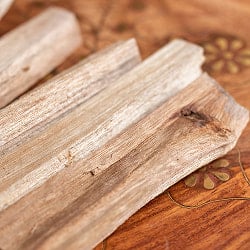 ヒンドゥー教の儀式で用いられる　樟脳の原木スティックタイプ　Camphor(Kapoor) 香木　お香【約50g程度】 - サブ4