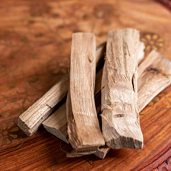 ヒンドゥー教の儀式で用いられる　樟脳の原木スティックタイプ　Camphor(Kapoor) 香木　お香【約50g程度】 - サブ5