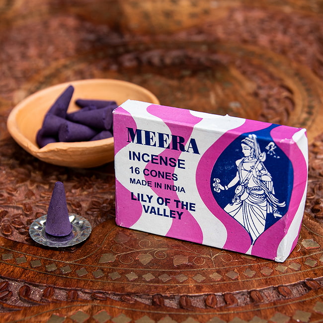 Meera コーン香 Lily of Valley （スズラン）の香りの写真1枚目です。味わい深いパッケージのお香です。Meera,Mirabai,インセンス,お香,香,コーン香