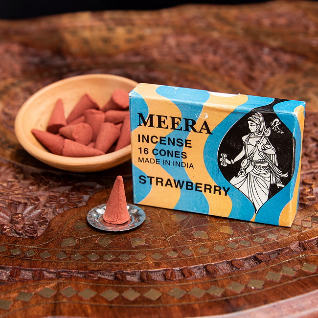 Meera コーン香 Strawberry （ストロベリー）の香りの写真1枚目です。味わい深いパッケージのお香です。Meera,Mirabai,インセンス,お香,香,コーン香