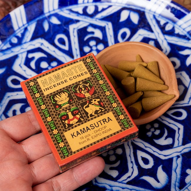 ナマステ香シリーズ　カーマ・スートラ香　NAMASTE　NATURAL INCENSE CONES 5 - このくらいのサイズ感になります