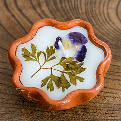 【1点】ドライフラワーとナチュラルフレグランスのキャンドル 素焼き小皿入り 小 直径5cm程度 - サブ4