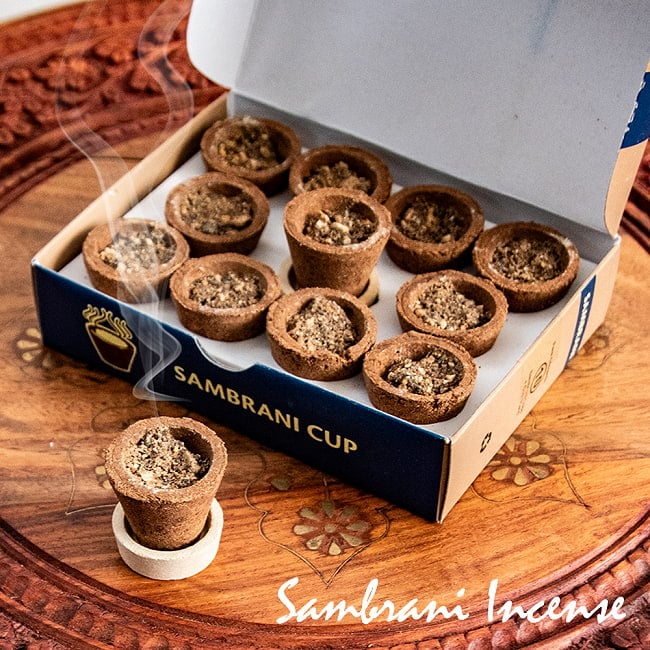 Cottageブランド 高級Sambrani 香 瞑想の街ポンディシェリーからの写真1枚目です。伝統的なお香、サンブラーニ香です。インド香,レジン香,樹脂香,薫香,ベンゾイン