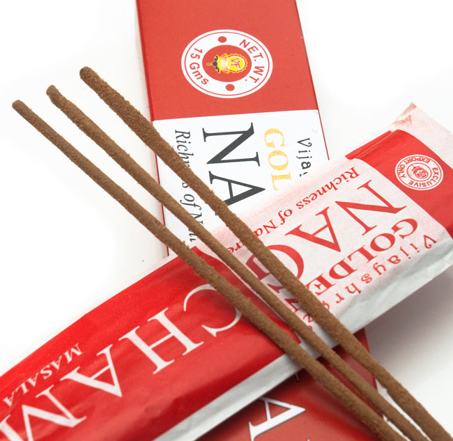 【24個セット】Golden Nag Champa香 3 - お香の表面をアップにしました。パウダーが付いている高級なお香です