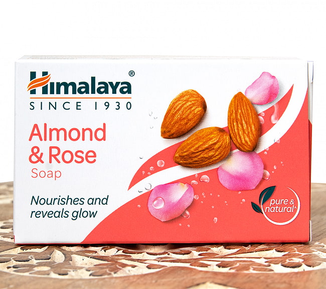 【送料無料・6個セット】ヒマラヤ アーモンド&ローズ 石鹸 Almond & Rose Soap 75g【Himalaya Herbals】 3 - 正面から撮影しました