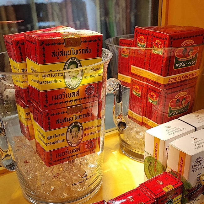 【送料無料・6個セット】マダム・ヘン　リブライト　フェイス＆ボディ　アロマ　ソープ - MADAME HENG REBRIGHT SOAP 150G 9 - 素敵な感じで石鹸が販売されています