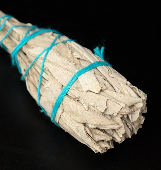 【送料無料・10個セット】カリフォルニア ホワイトセージ 無農薬 トーチ バンドル スティック [12cm  20g程度]スマッジング　浄化 3 - 端っこはこんな感じです