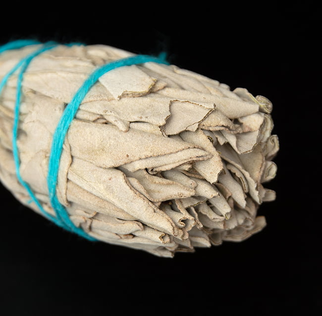 【送料無料・10個セット】カリフォルニア ホワイトセージ 無農薬 トーチ バンドル スティック [12cm  20g程度]スマッジング　浄化 4 - 端っこはこんな感じです