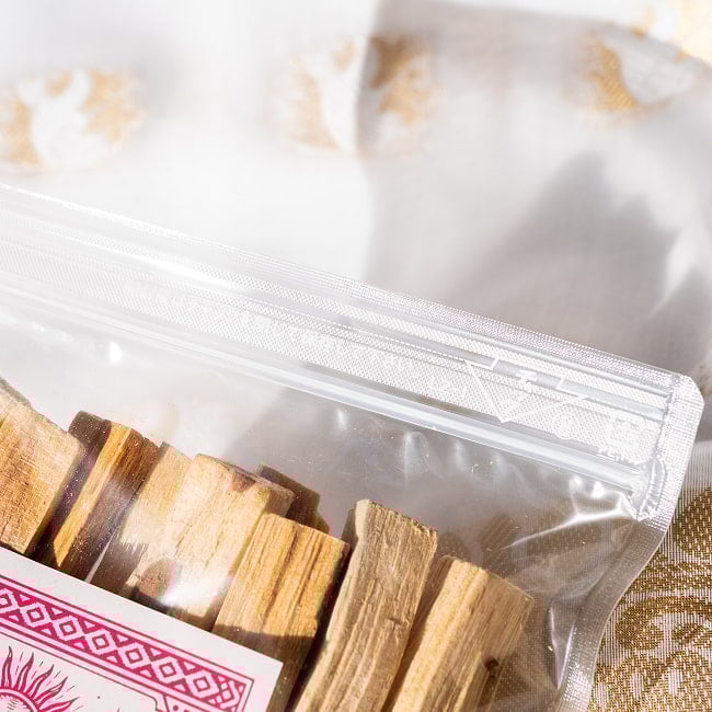 【約250g × 2個セット(合計約500g)】パロサント　天然の香木　品質の良いペルーのピウラ産　PALO SANTO　チャック付き袋　ヨガや瞑想　浄化などへ 5 - 便利なチャック付きです
