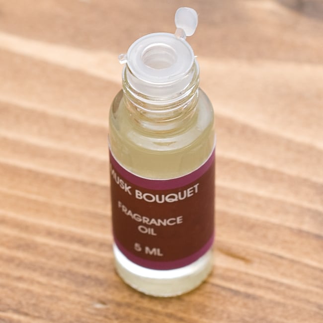 【6個セット】ムスク(MUSK BOUQUET)の香り - オウロシカアロマオイル　CENTENARY 4 - 最初はこの様なフタが付いていますので、